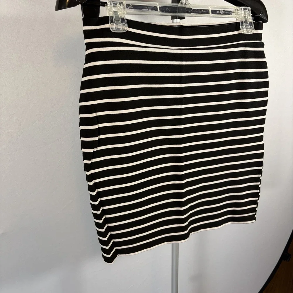 Charlotte Russe Large Y2K Black White Stripe Mini Pencil Skirt Sexy Whimsygoth - Picture 4 of 8
